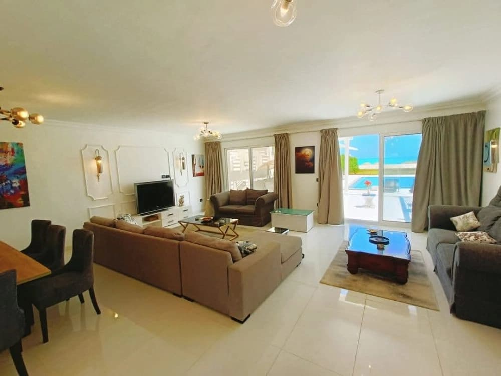 Luxury Villa for Rent Marina 7 First Row Sea View Towers