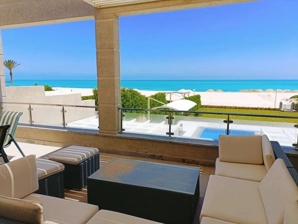 Luxury Villa for Rent Marina 7 First Row Sea View Towers