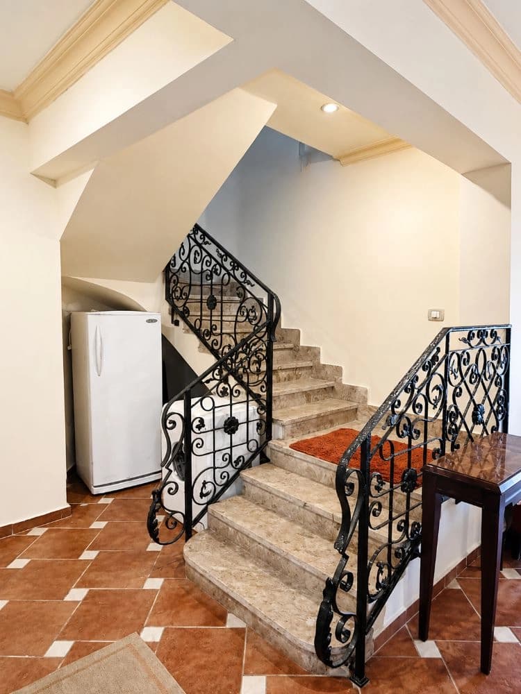 Spacious Four-Bedroom Duplex with a Large Garden in Marina