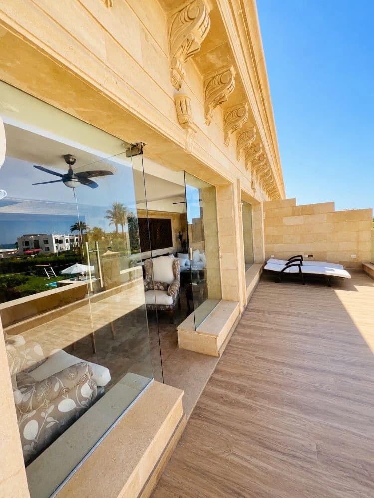 Luxury Six-Master-Bedroom Villa Near the Beach in Marina 5