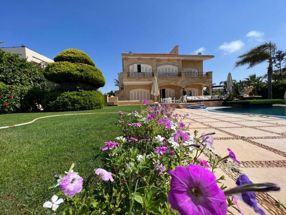 Luxury Beachfront Palace | Private Pool | Lesan El Wozaraa