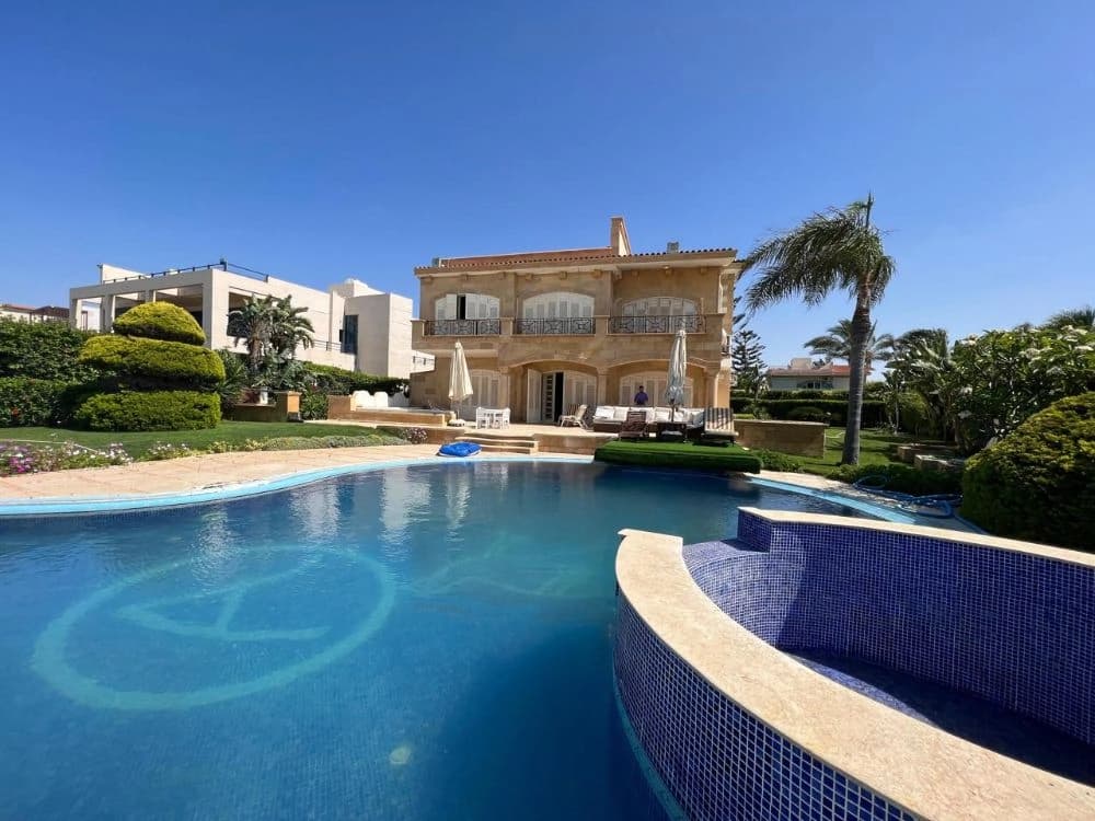 Luxury Beachfront Palace | Private Pool | Lesan El Wozaraa