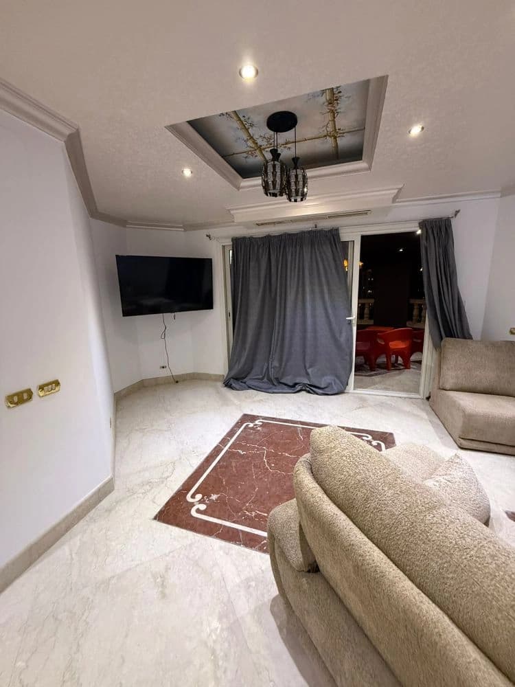 Three-Bedroom VIP Royal Suite with Sea View in Porto Marina