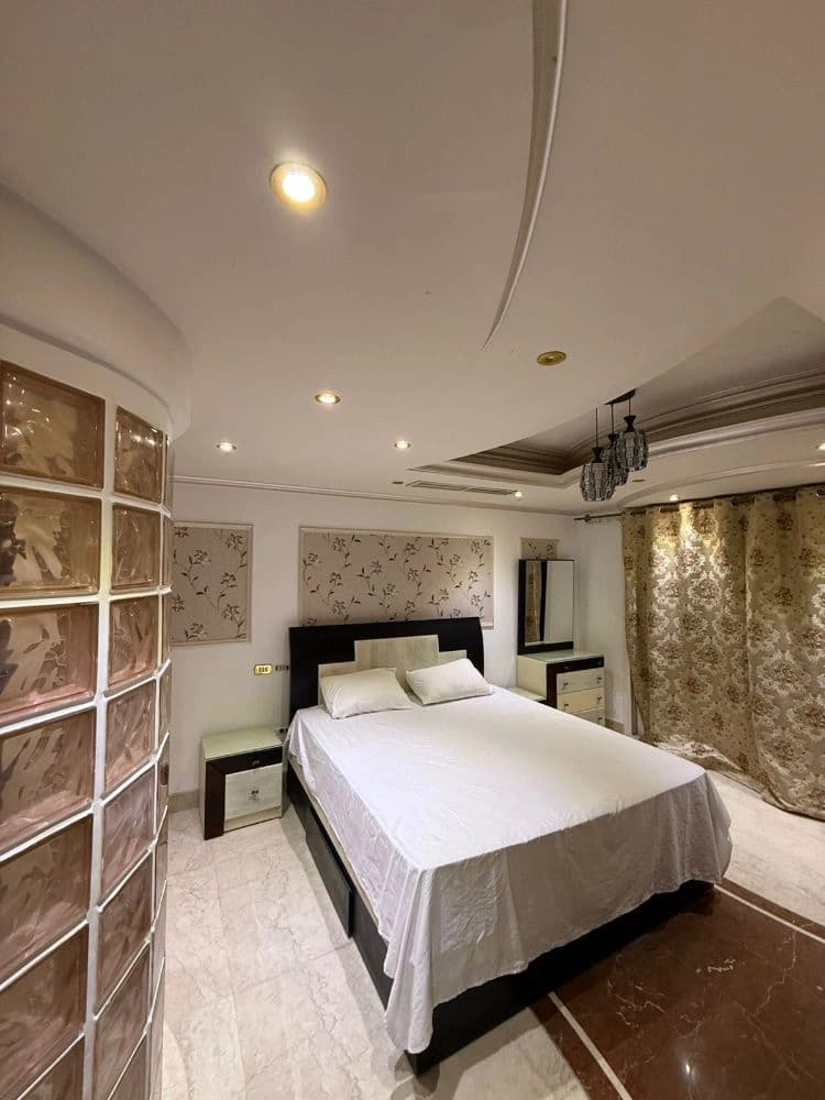 Three-Bedroom VIP Royal Suite with Sea View in Porto Marina