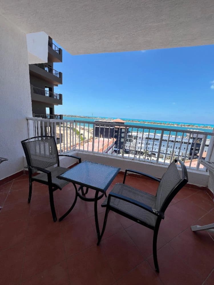 Sea-View Chalet in Platinum Tower, Porto Marina
