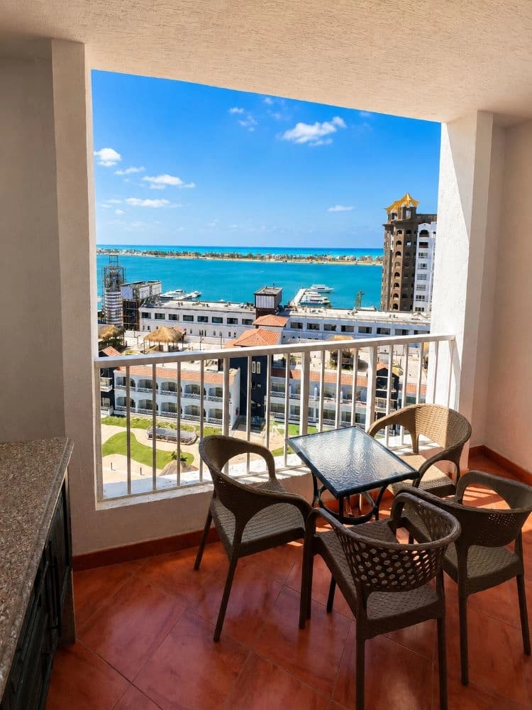 Sea-View 2BR Chalet for Daily Rent | Porto Marina
