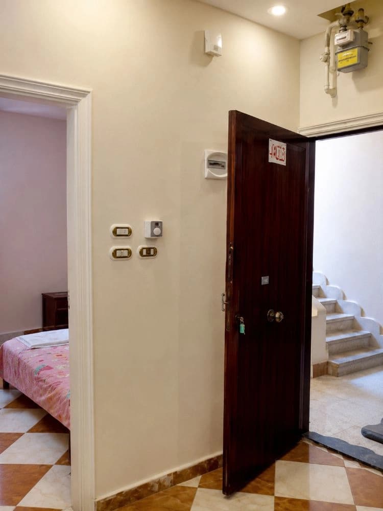Side Chalet for Daily Rent in Retaj Tower – Porto Marina