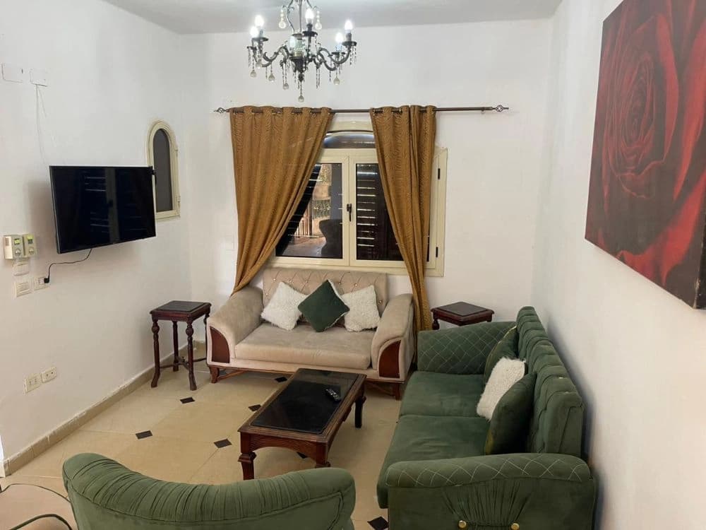 5BR Waterfront Villa with Garden in Marina 4 – main photo