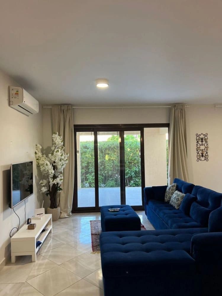 Chalet with Private Garden for Rent in Blanca Marassi – main photo