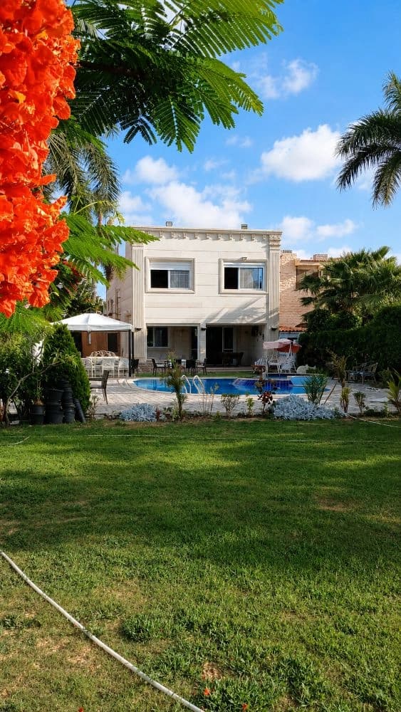 Luxury Villa with Private Pool & Jacuzzi in Marina 5 – photo 2