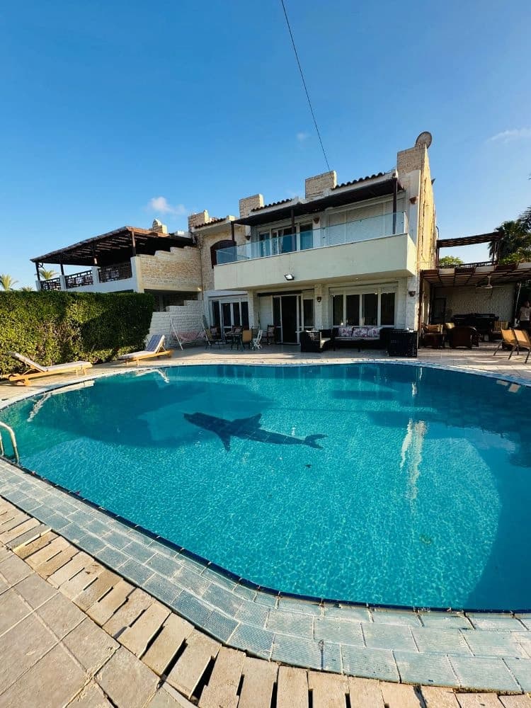 6BR Villa with Private Pool for Rent in Marina 5 Near Beach