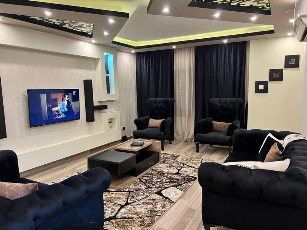 Stylish 3BR Stay by Lebanon Square – Mohandessin